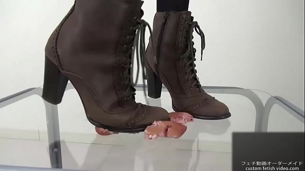 Crush marshmallows boots