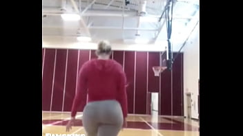 Wind reccomend shoot that babys basketball booty